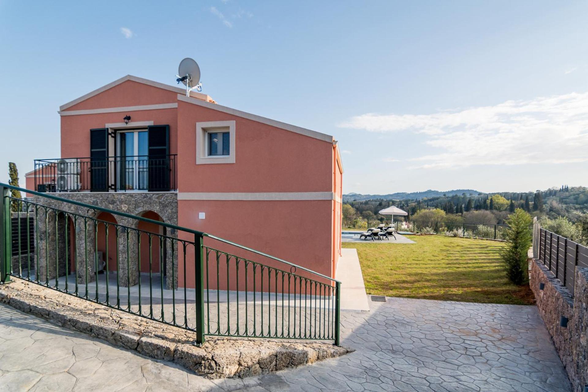 Castelia Luxury Villa *