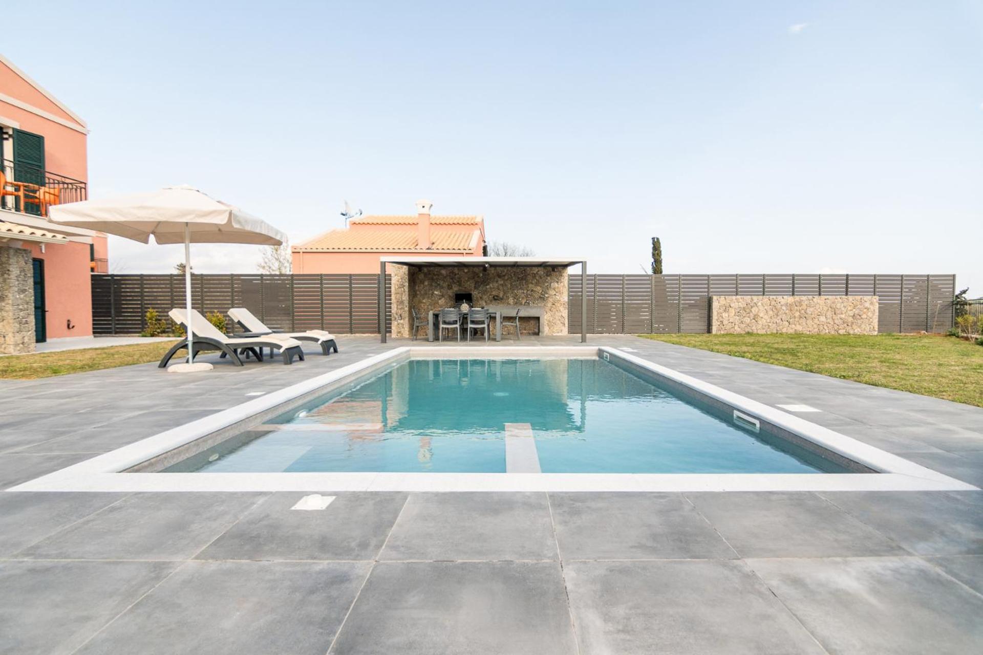 Castelia Luxury
